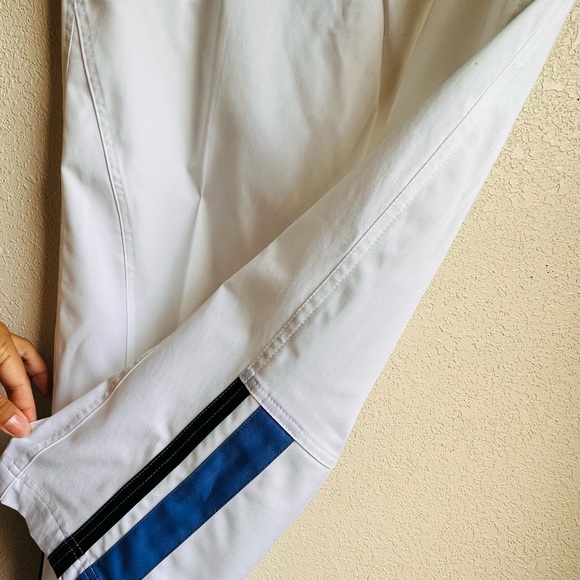 Nike Women's Cropped Pants Size Medium White With Bottom Stripes Capris - Picture 9 of 15